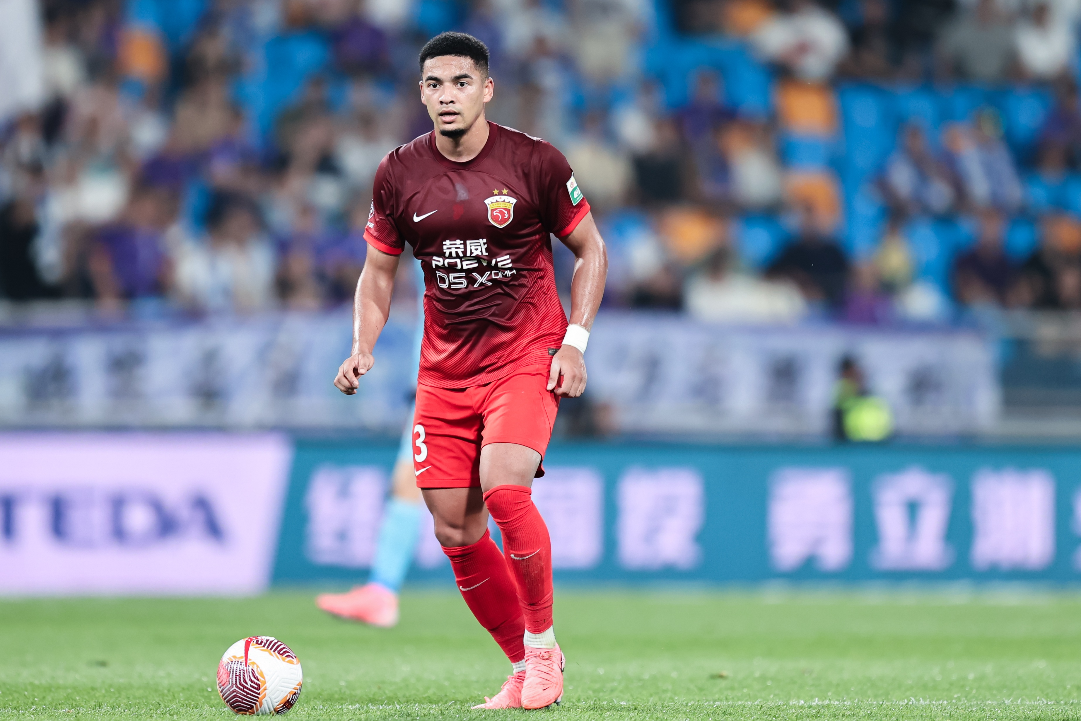 媒體人：海港三中衛都是國腳但后防幾乎不設防，問題出在哪？